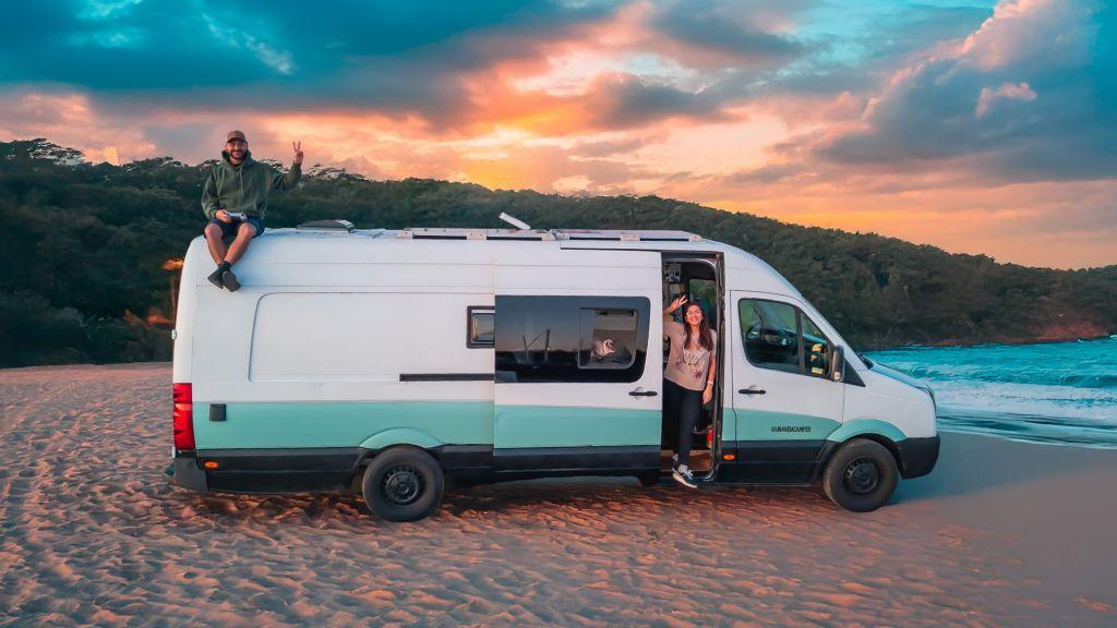 La Pomboneta aparcada en la playa