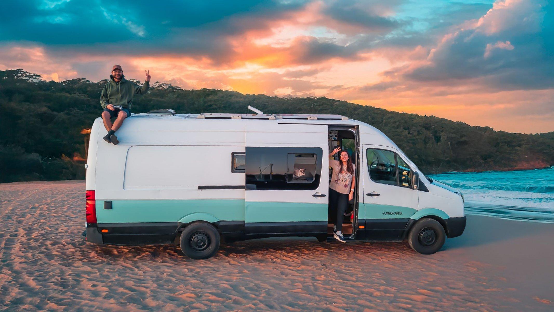 La Pomboneta en la playa — Una Vida Camper