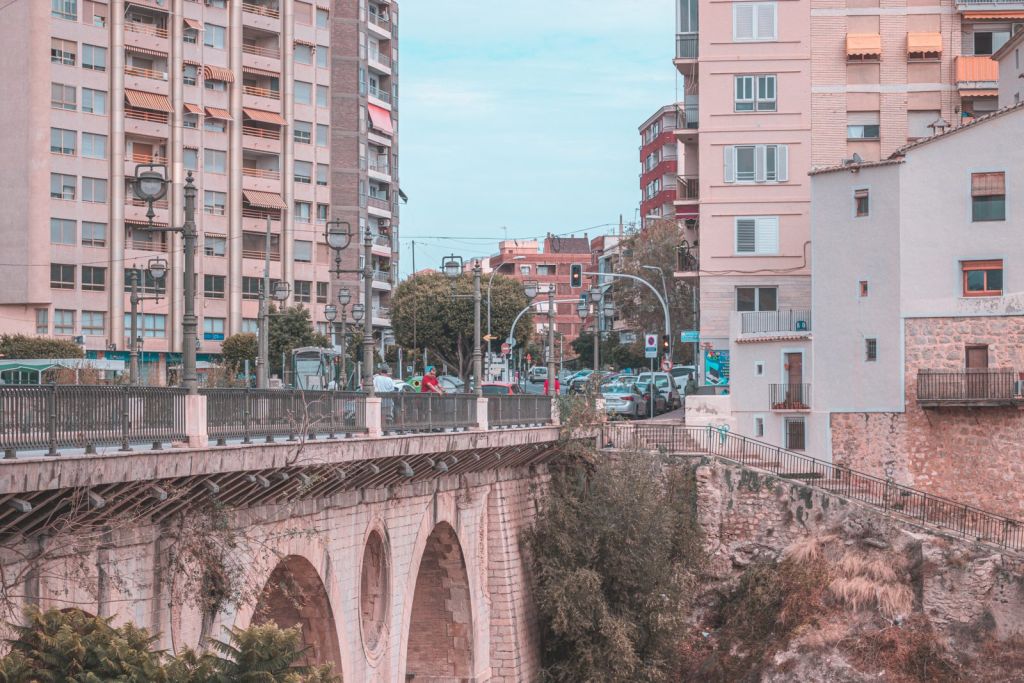 Puente sobre el río Amadorio en Villajoyosa